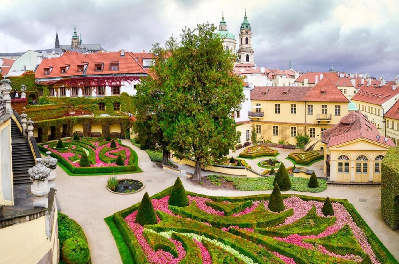 Apartments With Large Balcony, Parking Praga Exterior foto