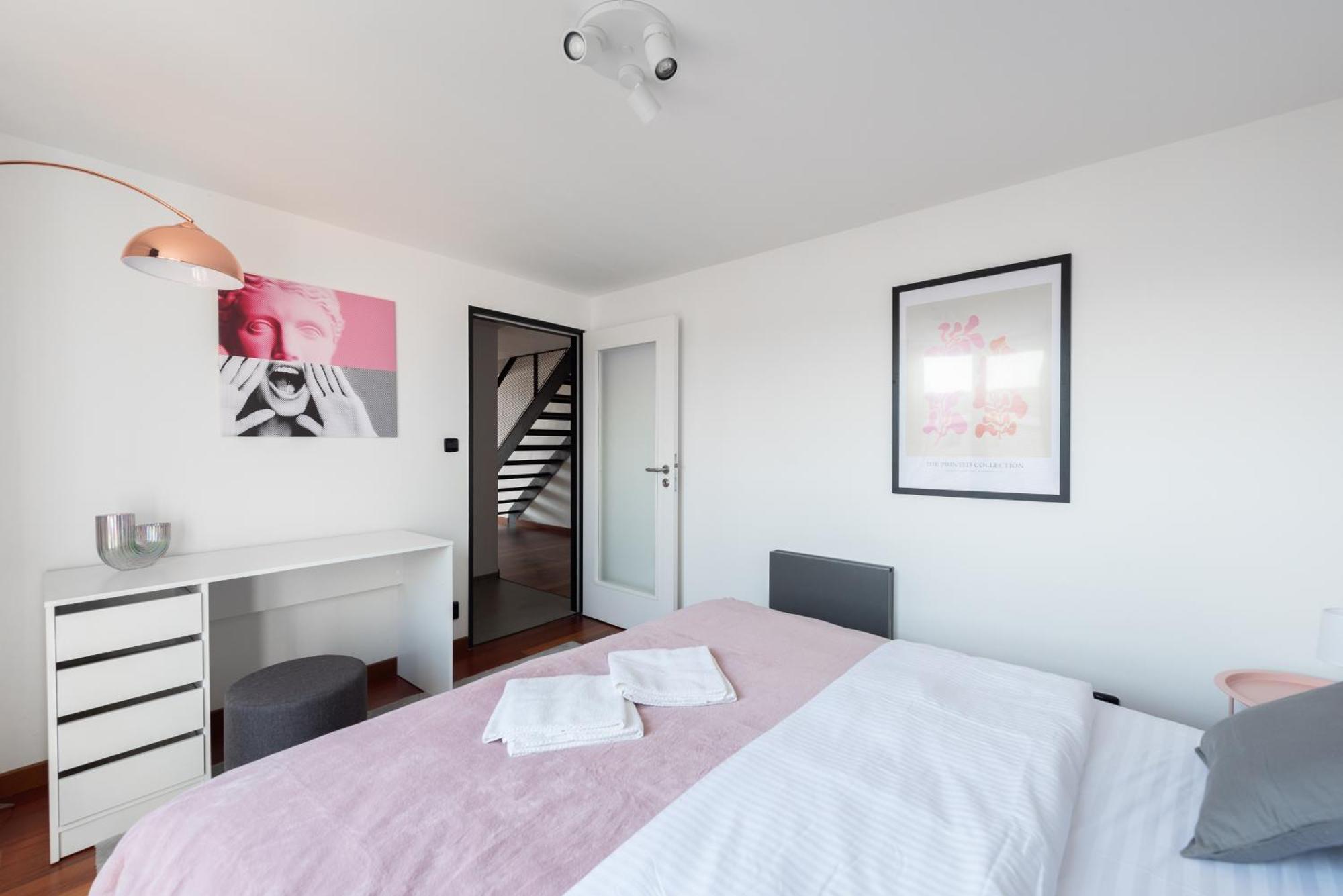 Apartments With Large Balcony, Parking Praga Exterior foto