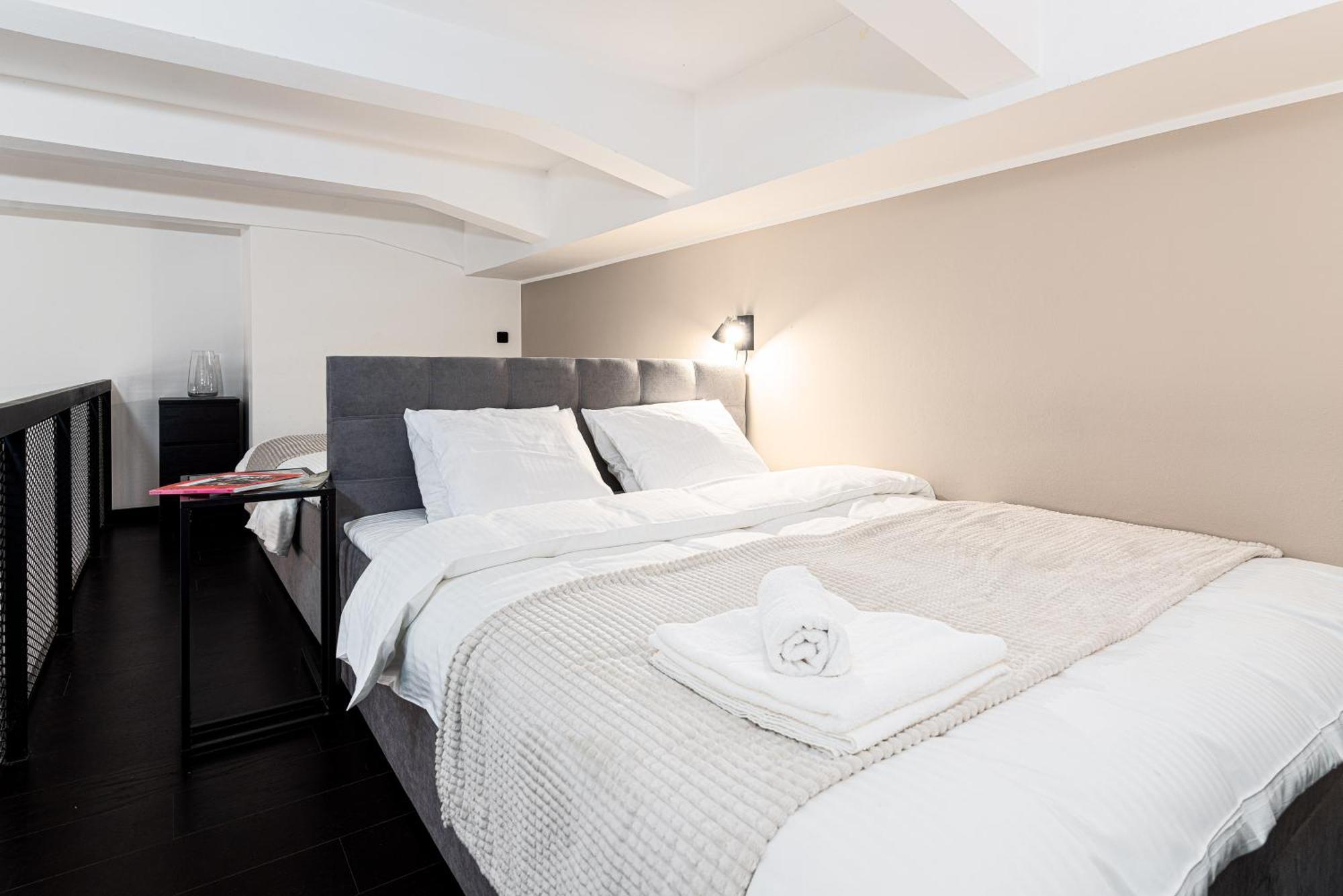 Apartments With Large Balcony, Parking Praga Exterior foto