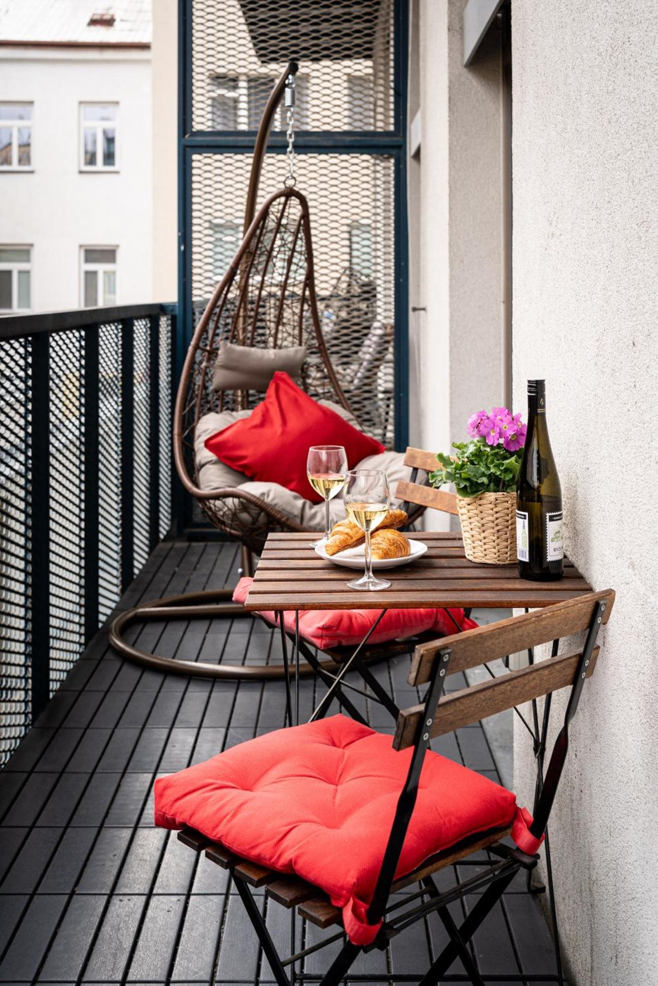 Apartments With Large Balcony, Parking Praga Exterior foto